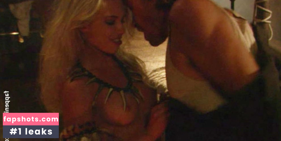 Amanda Ward gallery photo #19