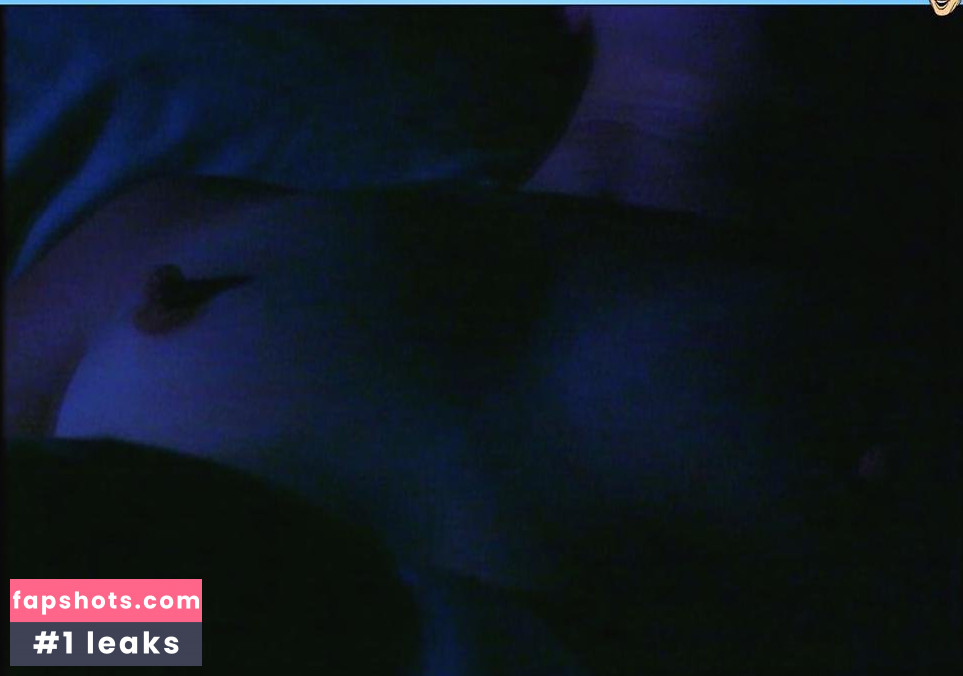 Amanda Watson gallery photo #3