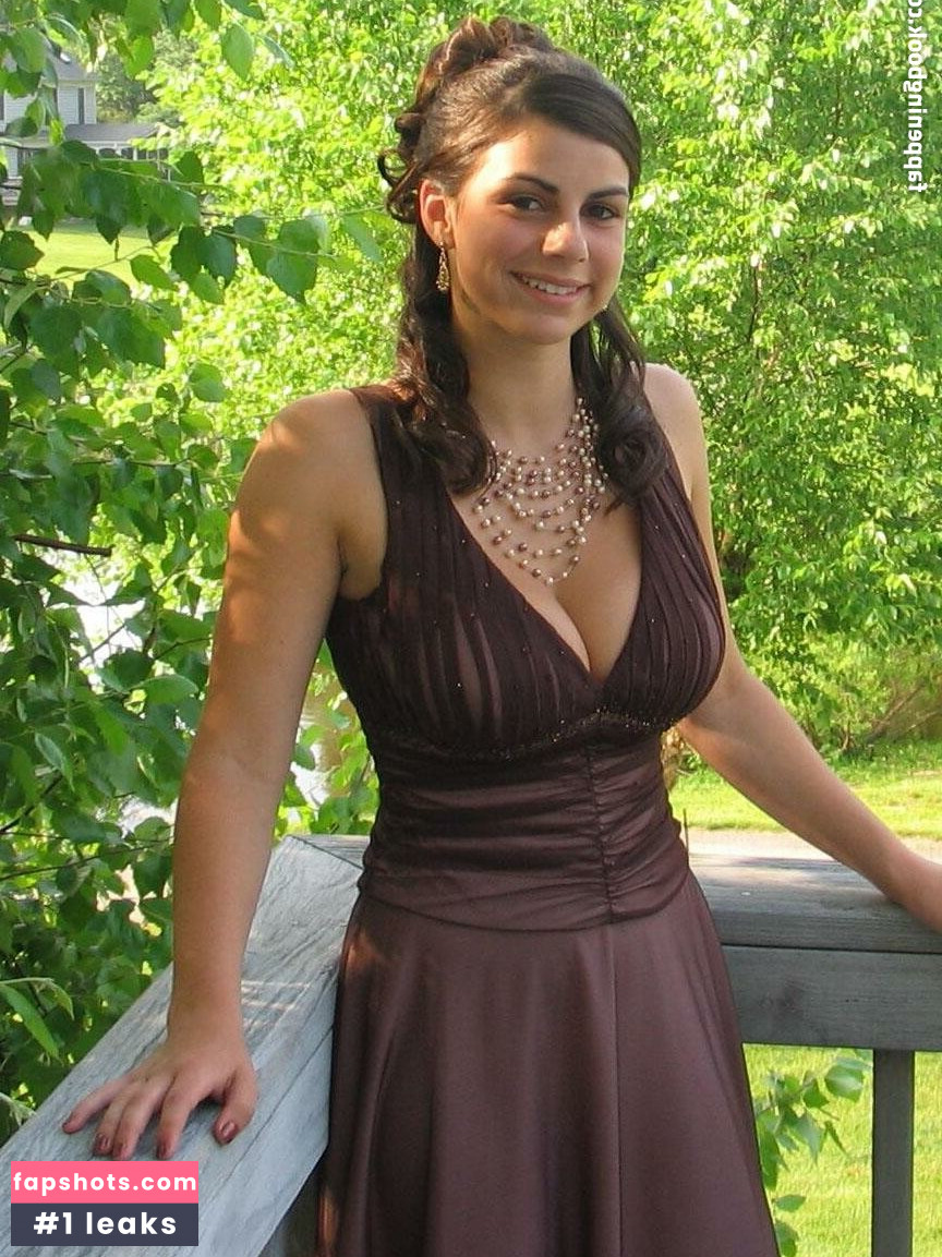 Amanda Wenk gallery photo #11