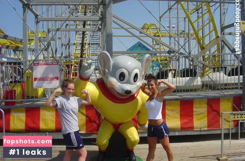 Amanda Wenk gallery photo #19