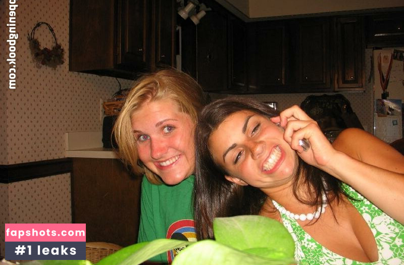 Amanda Wenk gallery photo #3