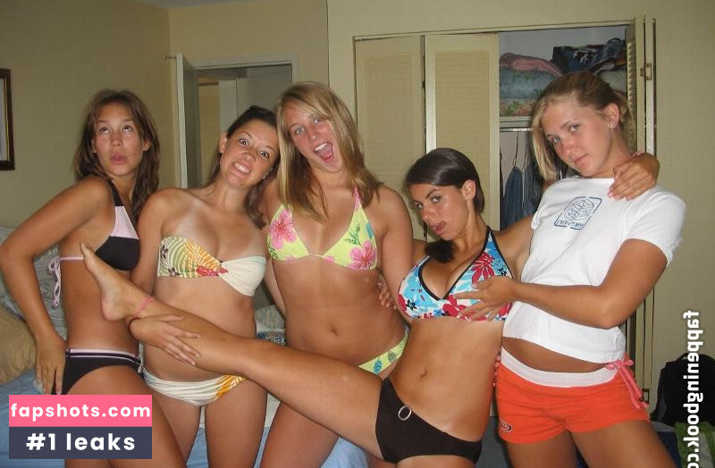 Amanda Wenk gallery photo #22