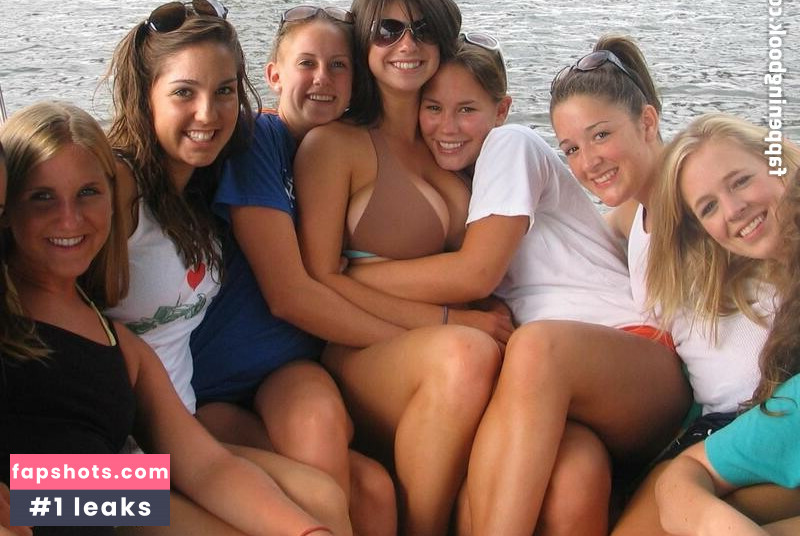 Amanda Wenk gallery photo #26