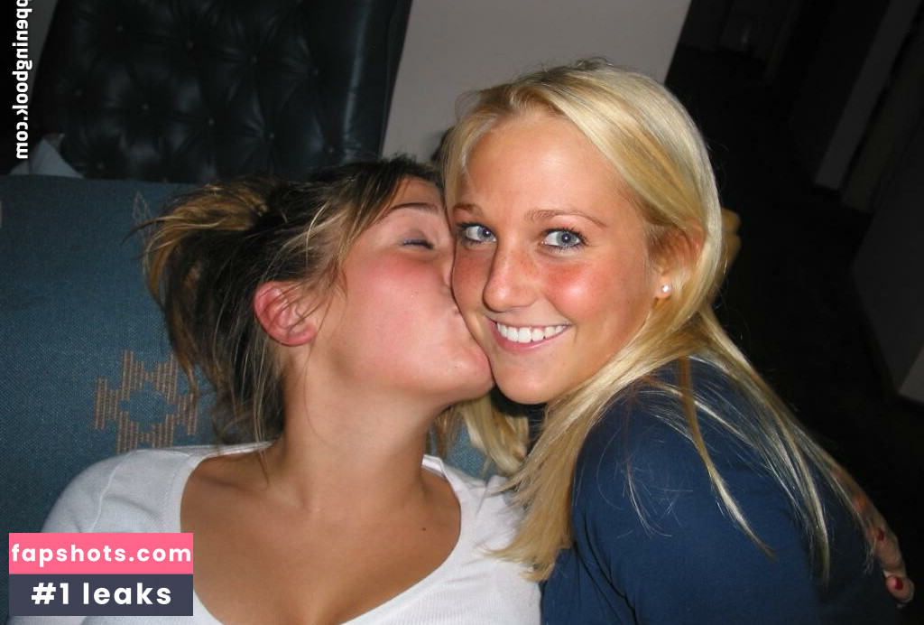 Amanda Wenk gallery photo #31