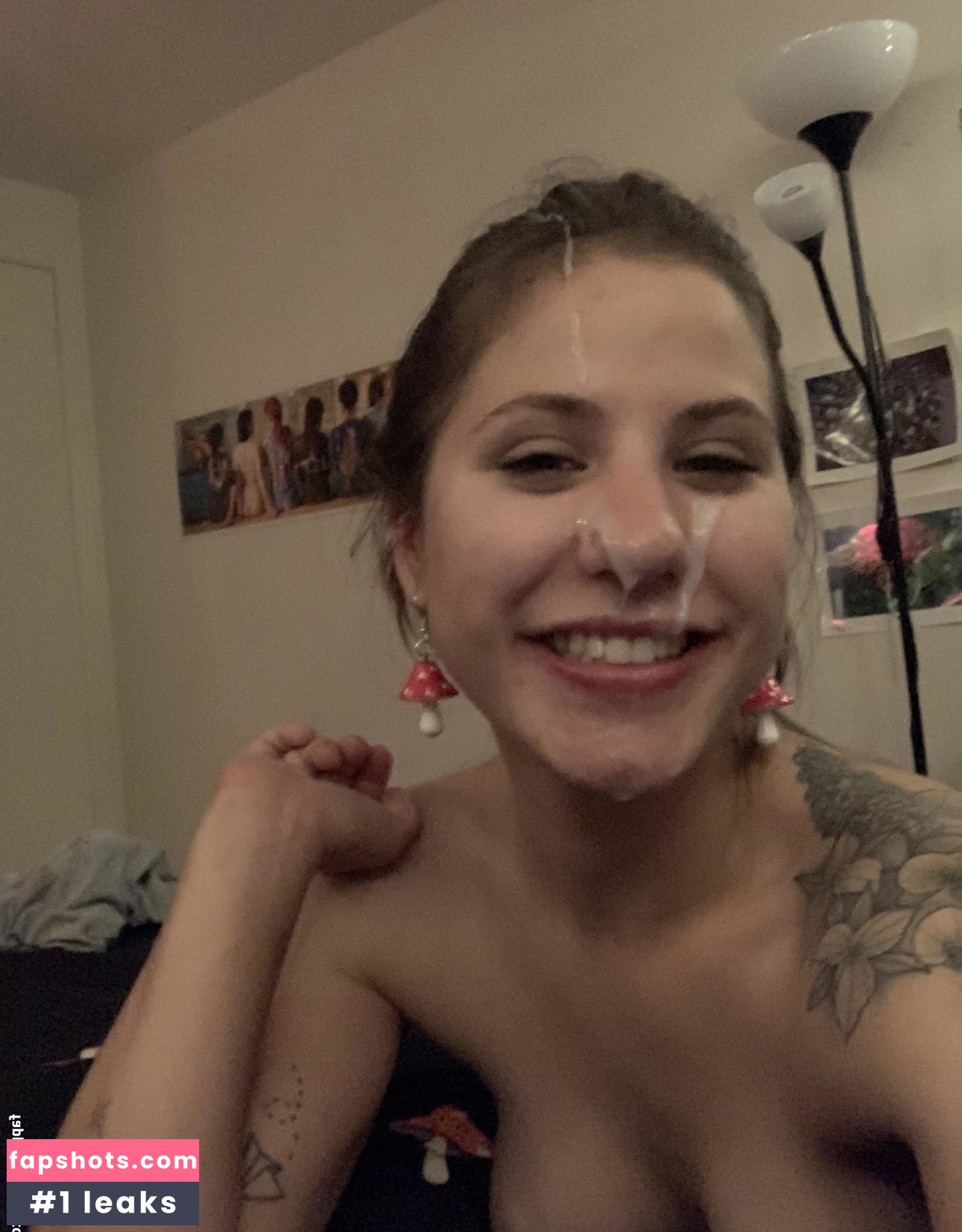 Amateur Cumsluts gallery photo #52