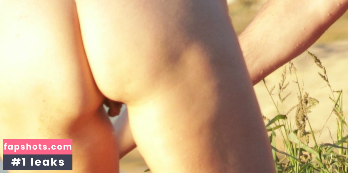 Amateur Voyeur gallery photo #21