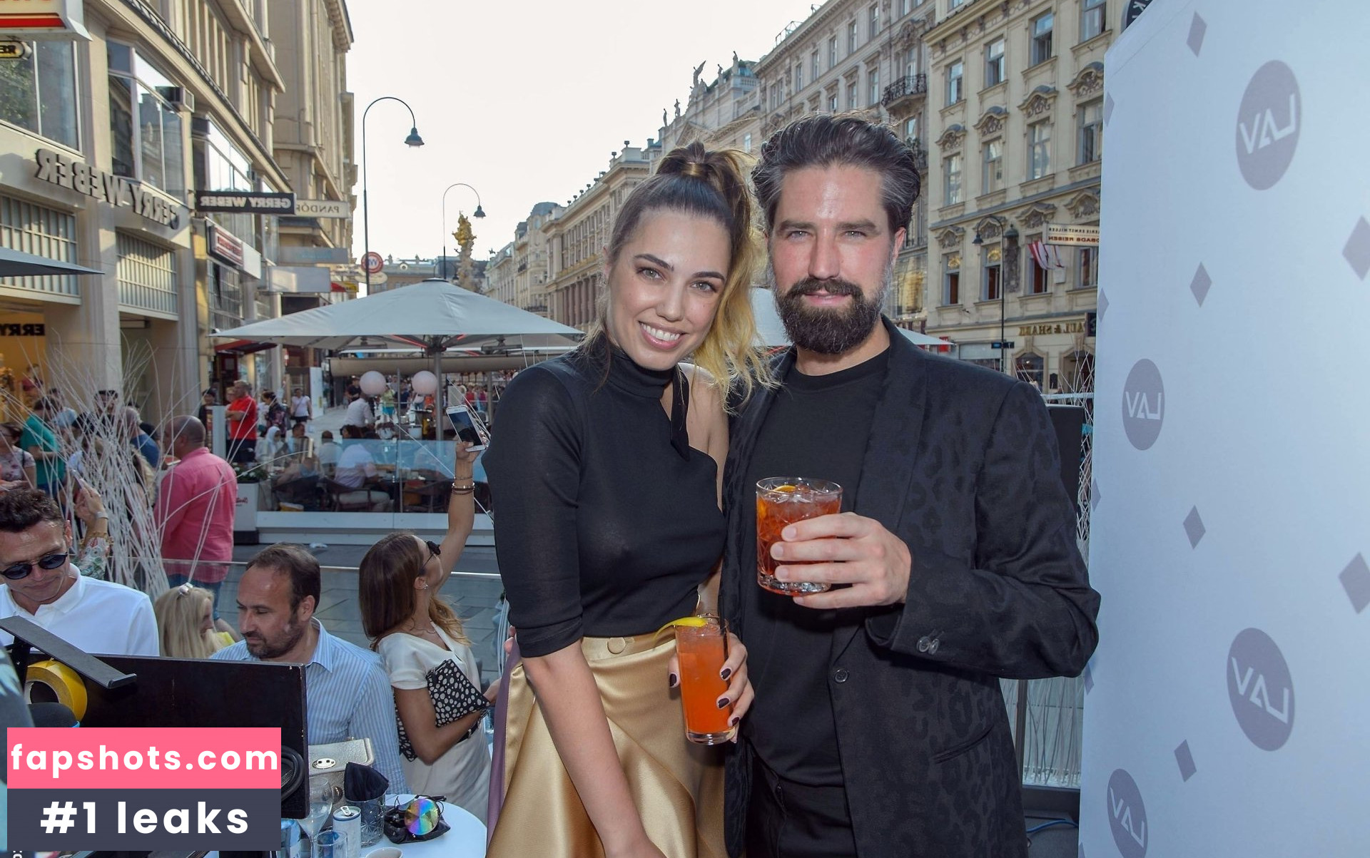 Amber Le Bon gallery photo #6