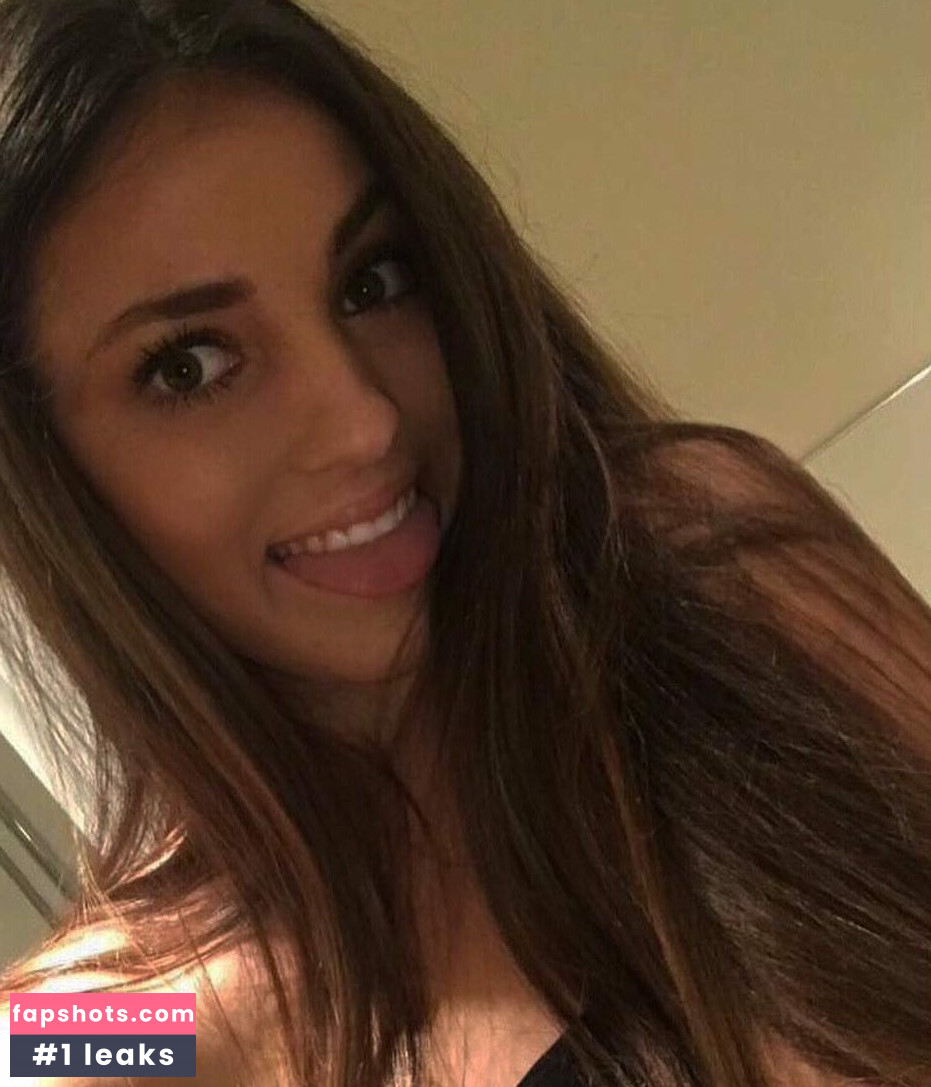 Amber-Lee Lockhart gallery photo #14