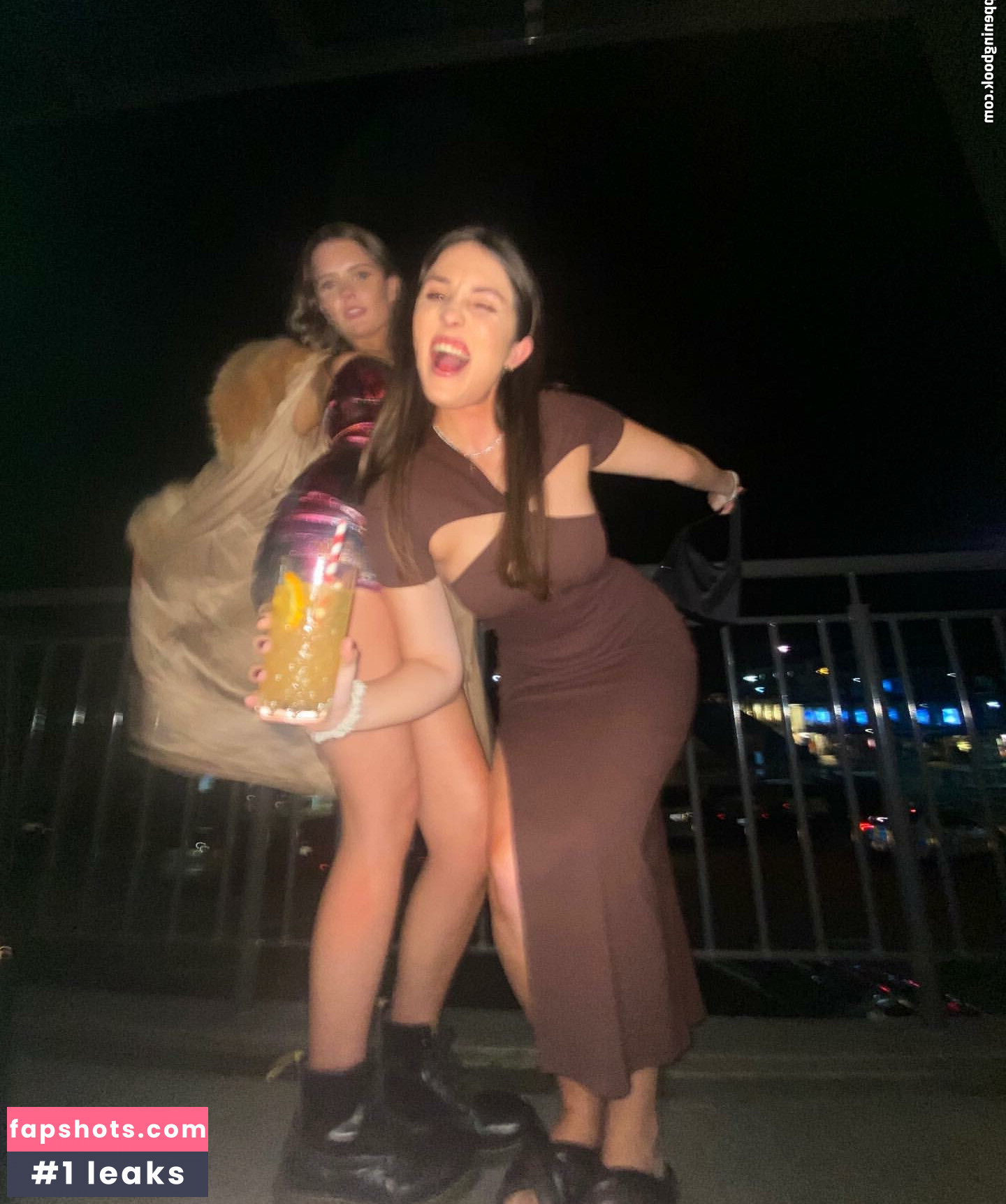 Amber-Lee Lockhart gallery photo #18