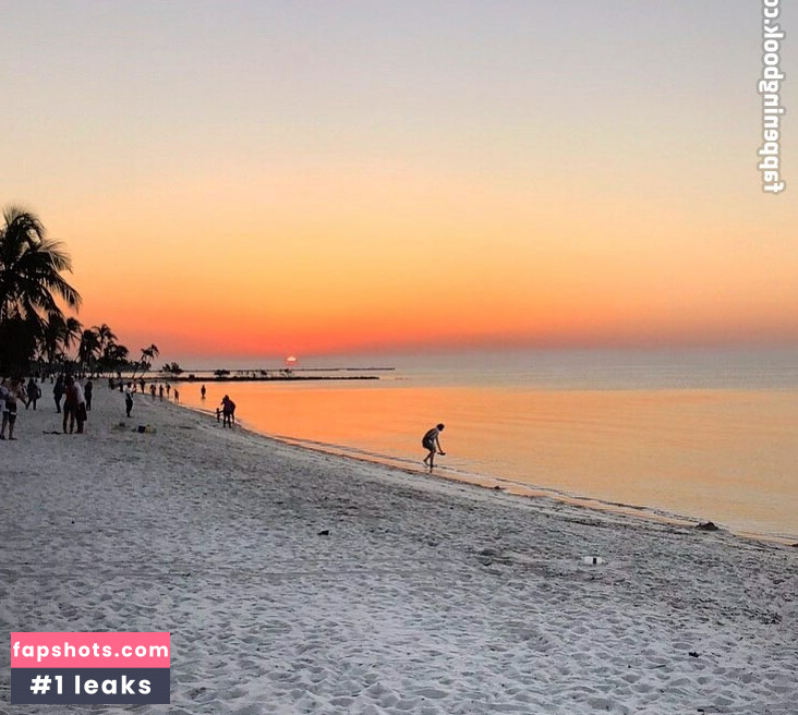 Amber-Lee Lockhart gallery photo #19