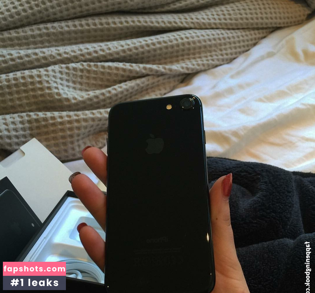 Amber-Lee Lockhart gallery photo #8