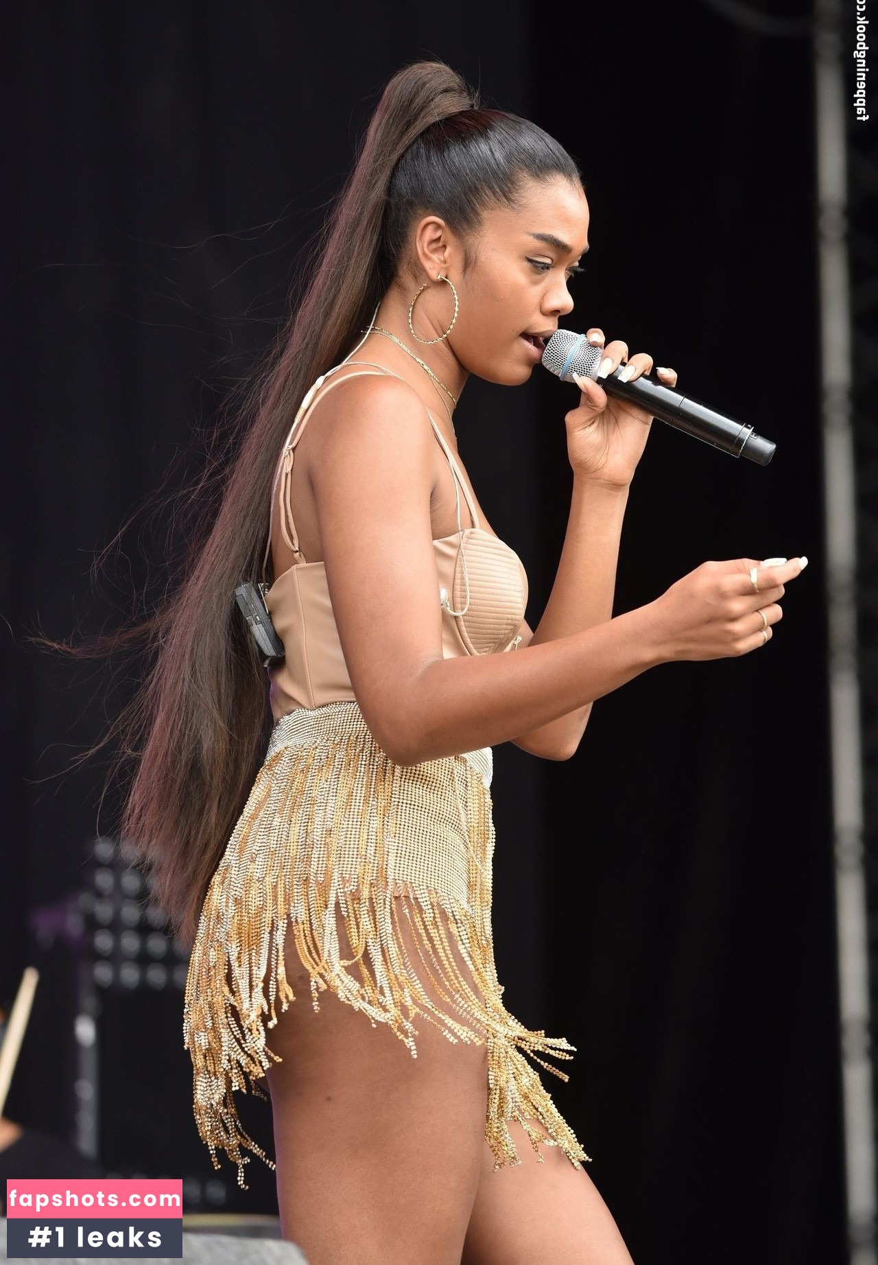 Amber Mark gallery photo #16