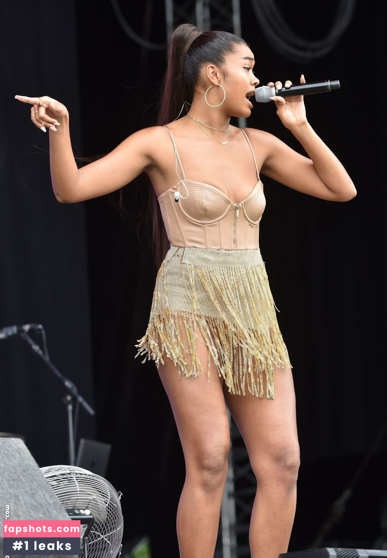 Amber Mark gallery photo #18