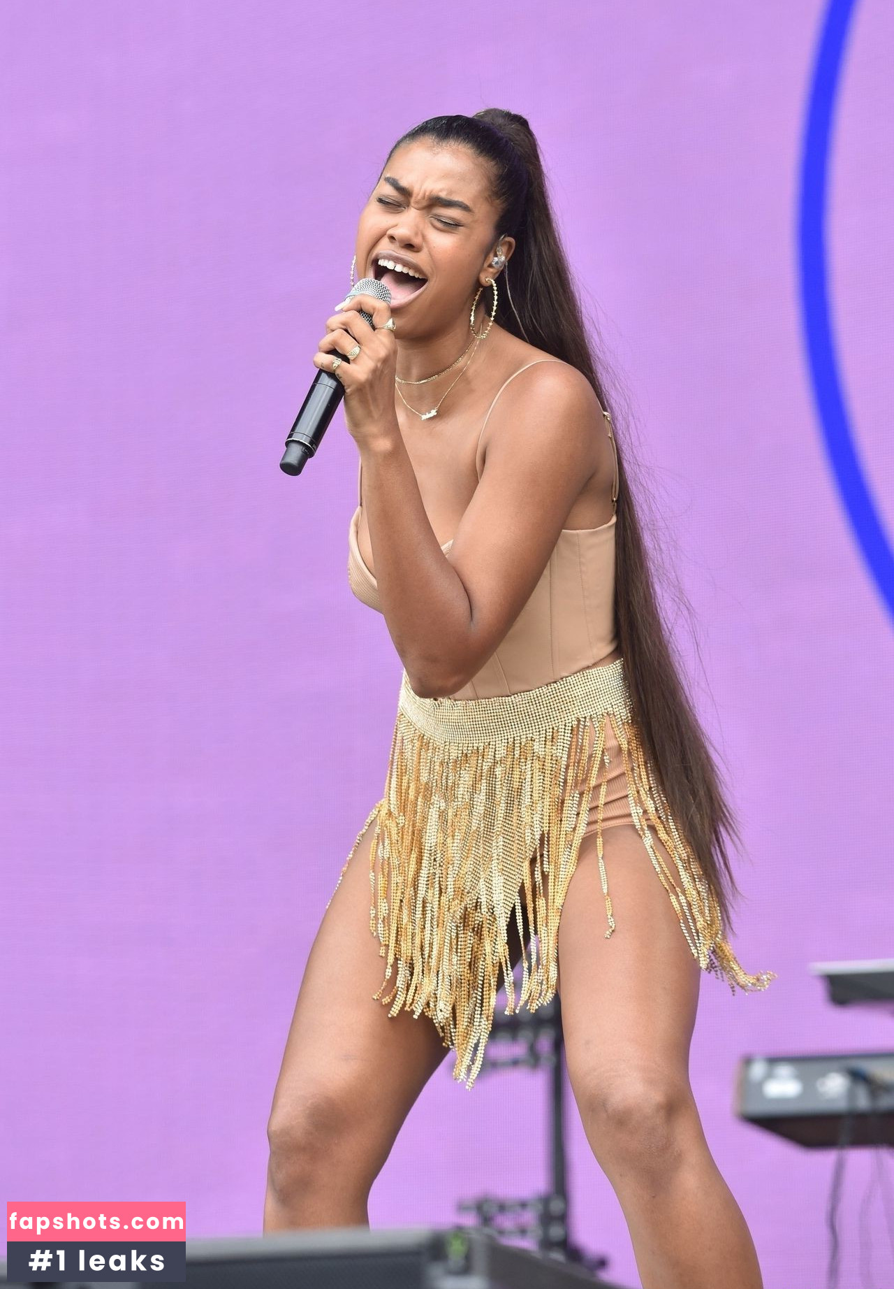 Amber Mark gallery photo #21