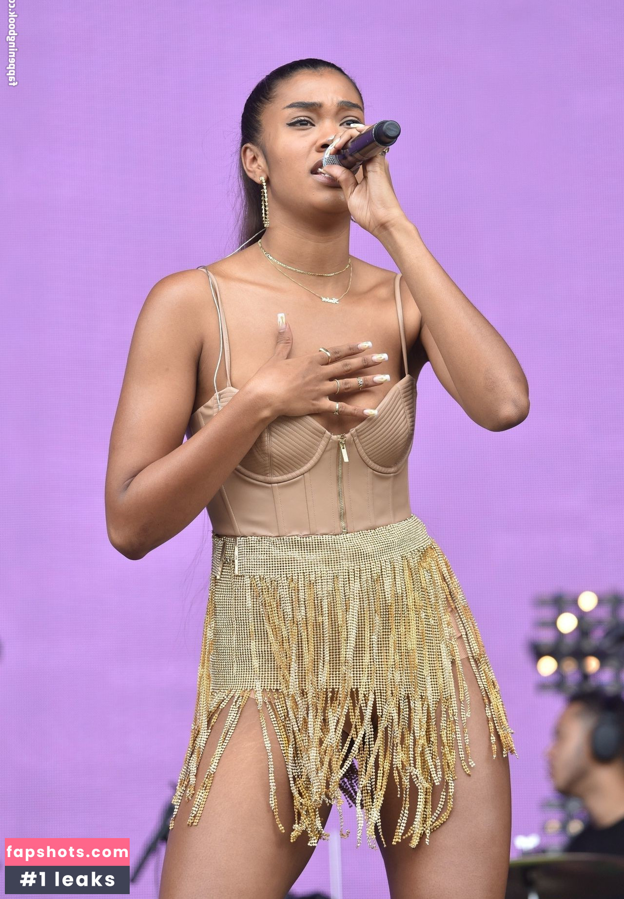 Amber Mark gallery photo #24