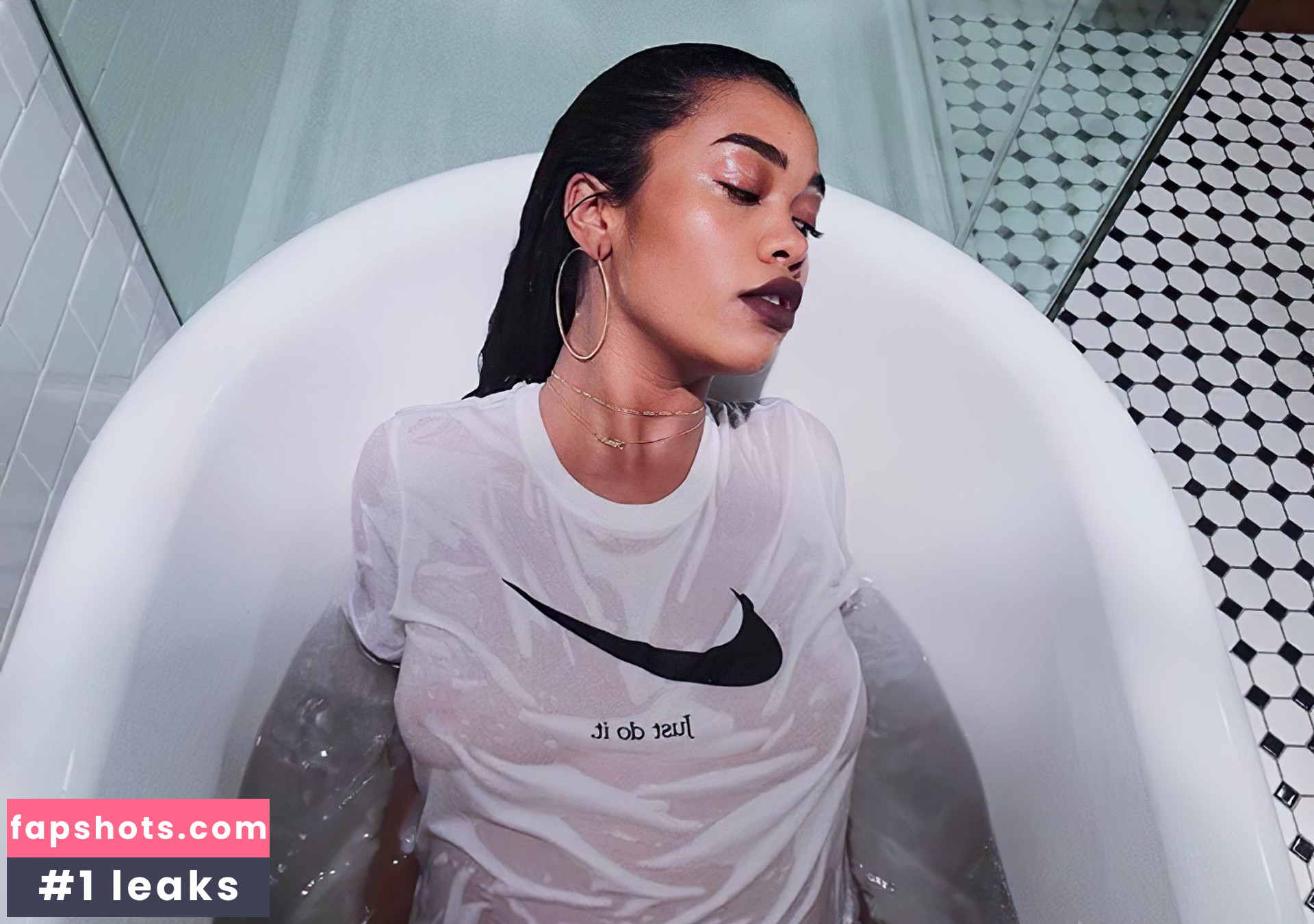 Amber Mark gallery photo #6