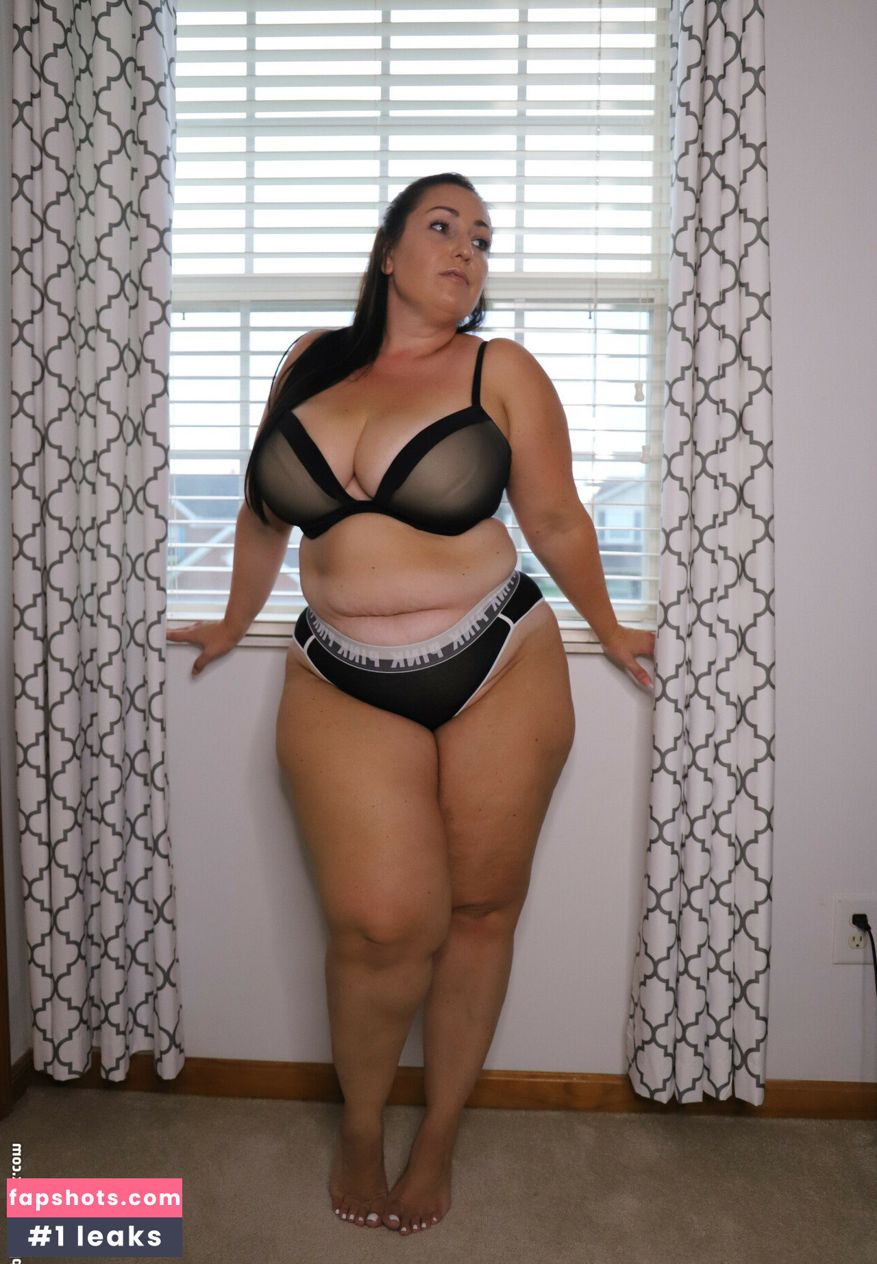 Amber Nova gallery photo #141