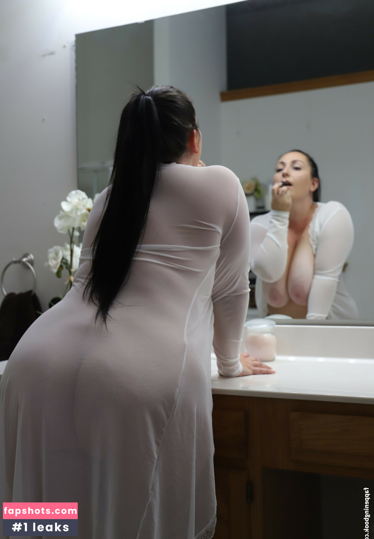 Amber Nova gallery photo #63