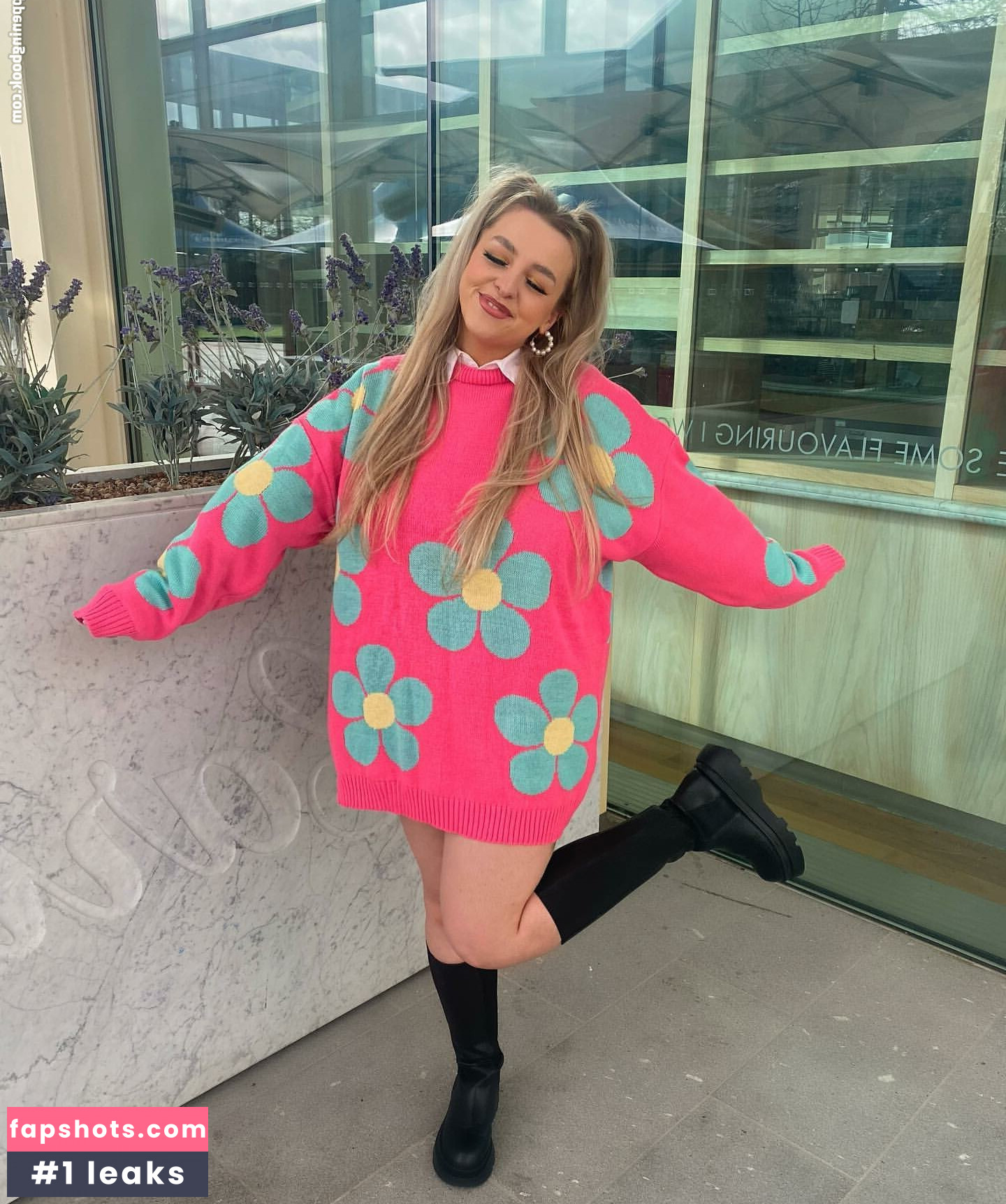 Amber R Brightman gallery photo #12