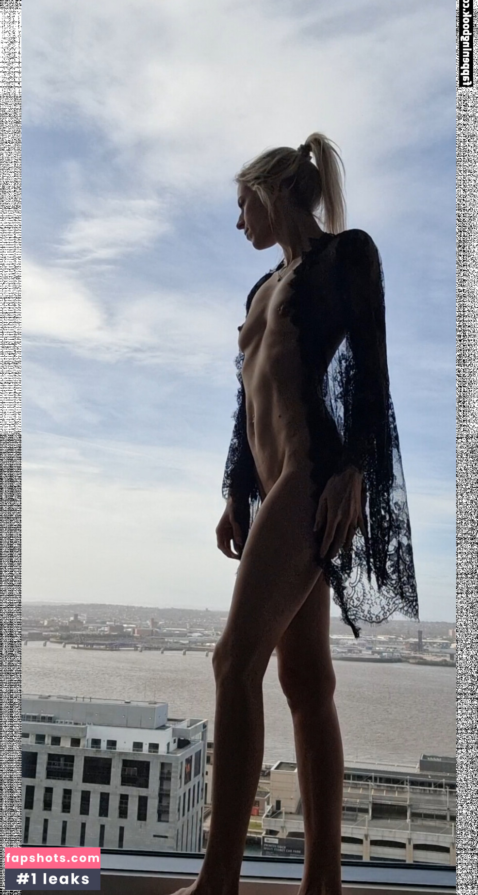 Amber Riivers gallery photo #19