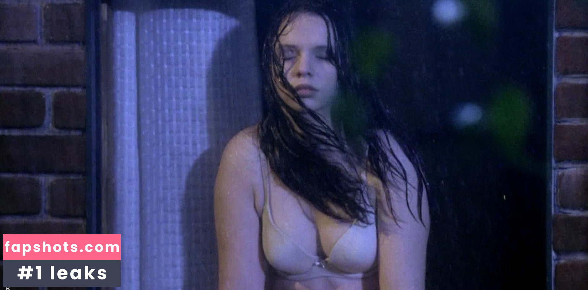 Amber Tamblyn gallery photo #3