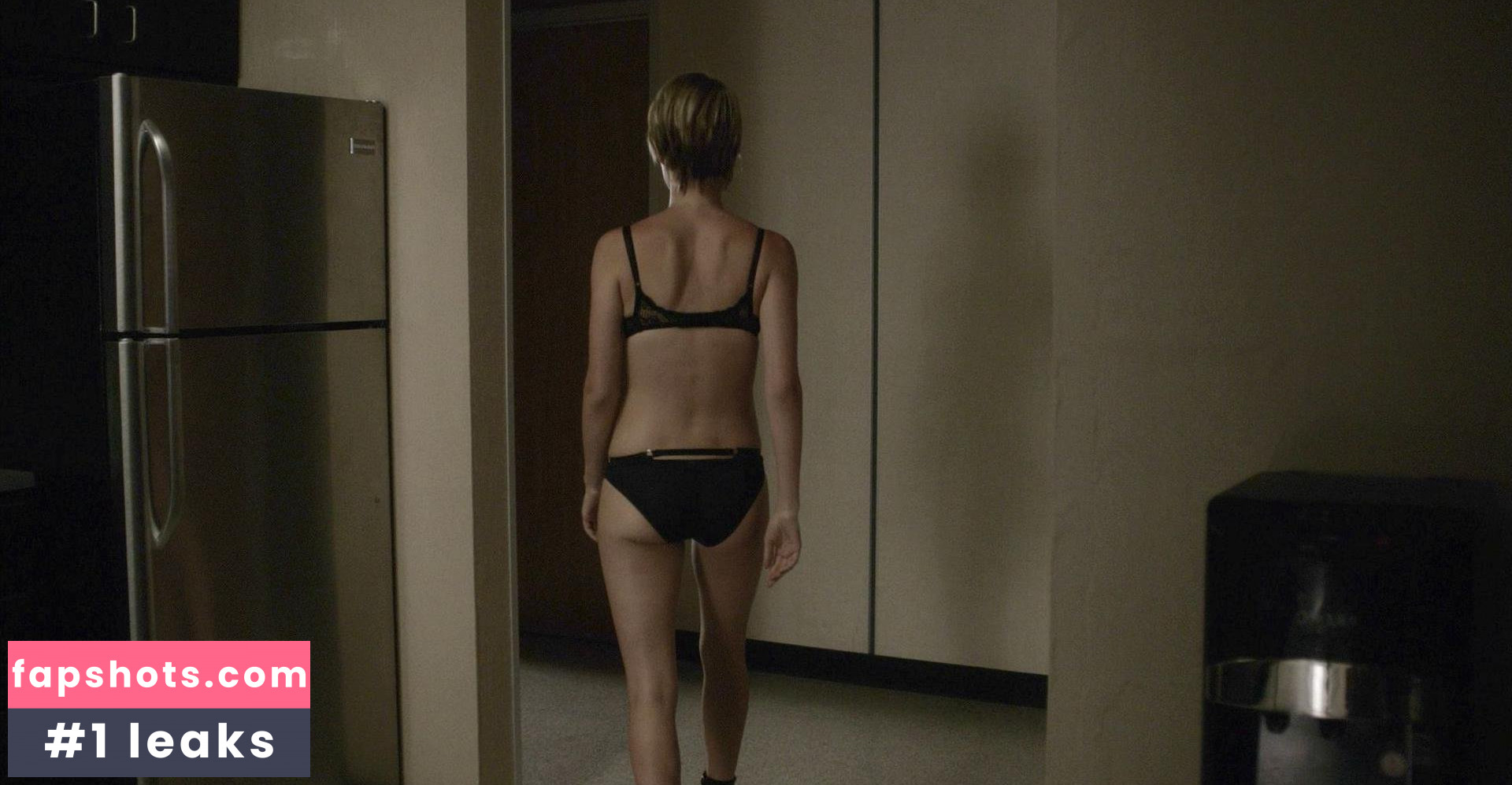 Ambyr Childers gallery photo #24