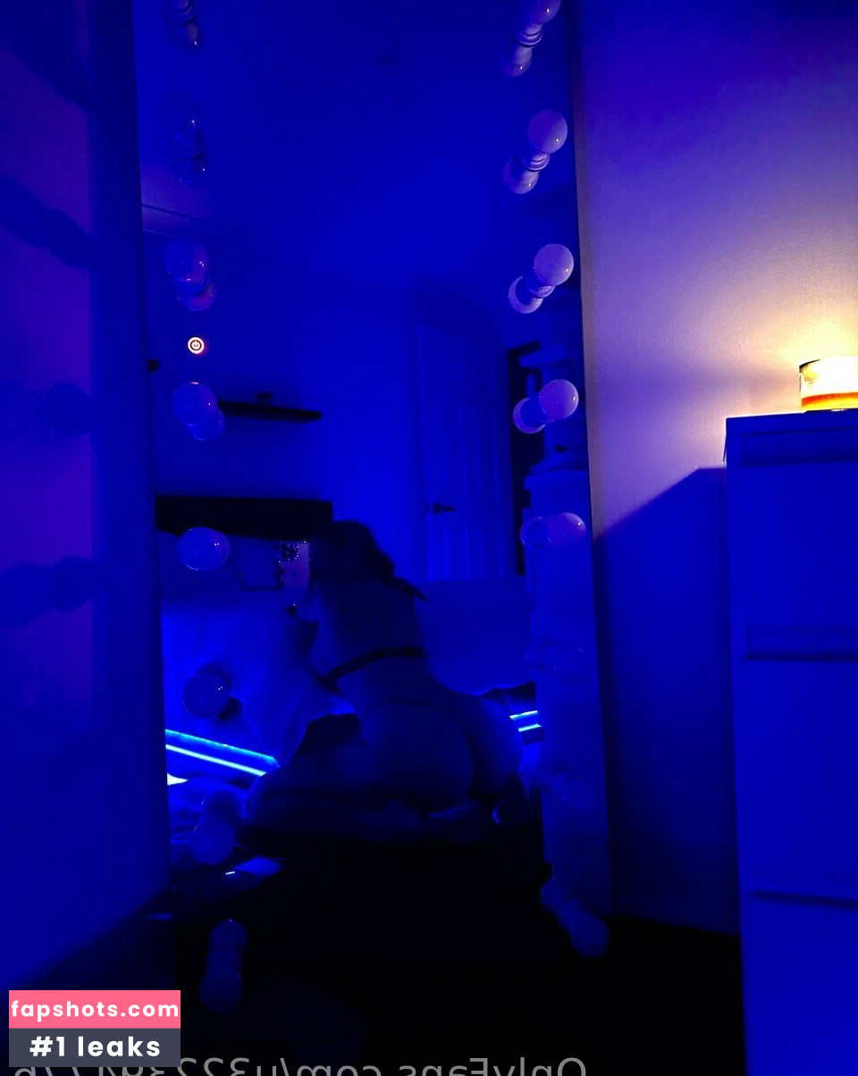 Amelia Bastian nude babe gallery