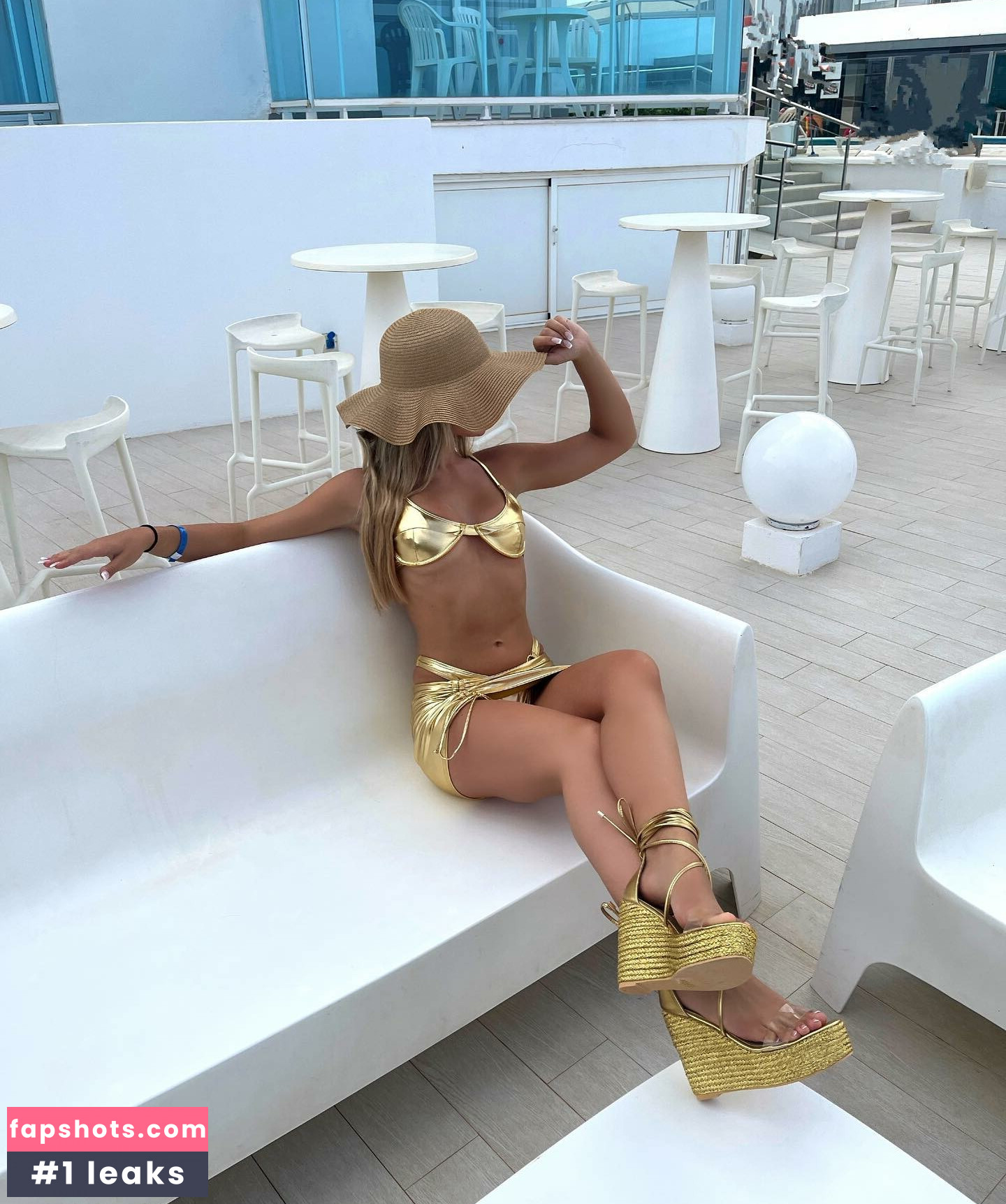 Amelia Bell gallery photo #31