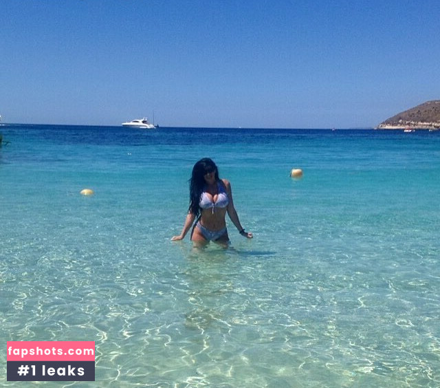 Amelia Dee Priday gallery photo #18