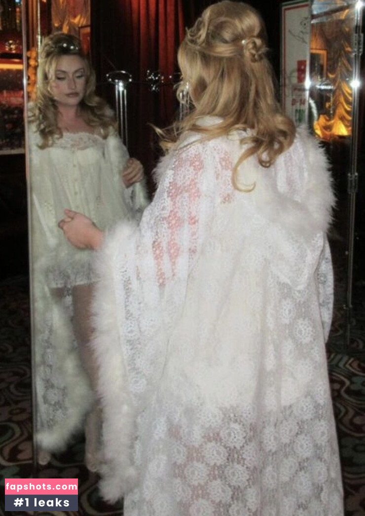 Amelia Dimoldenberg gallery photo #113