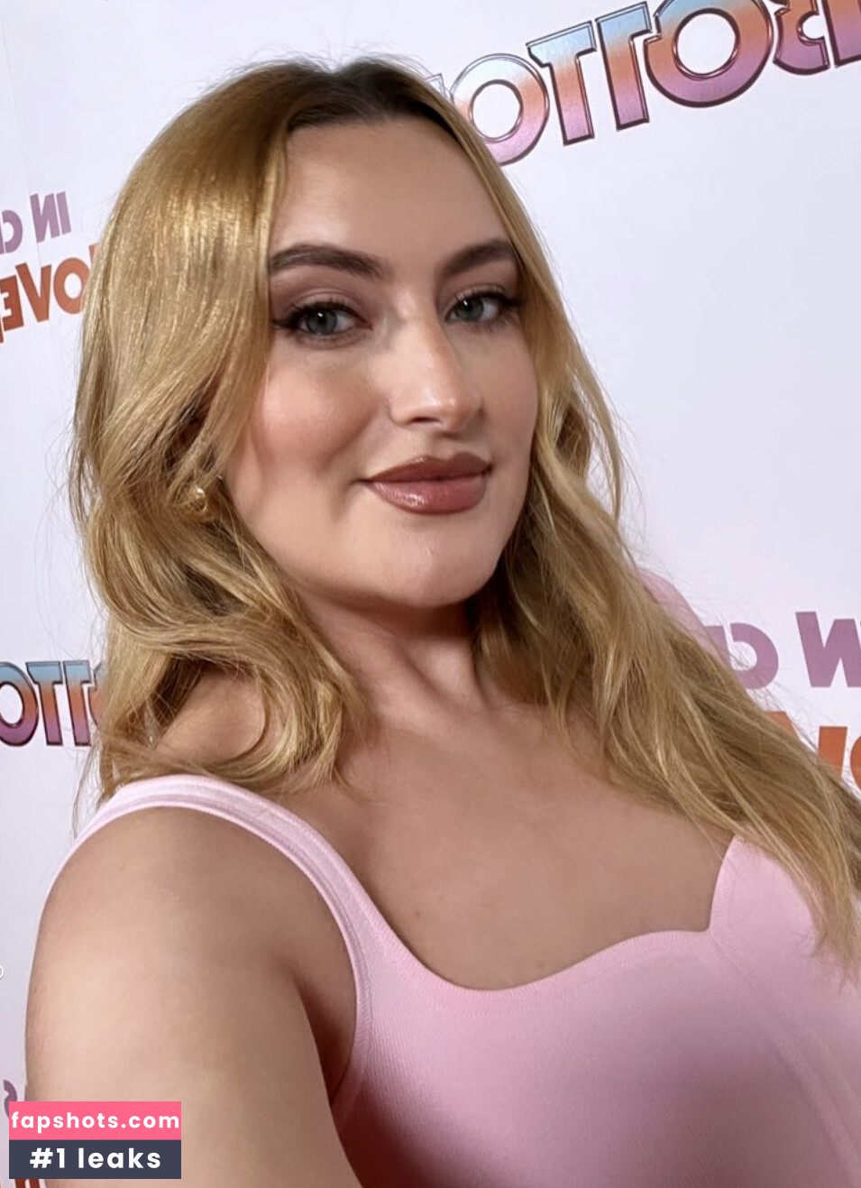 Amelia Dimoldenberg gallery photo #128