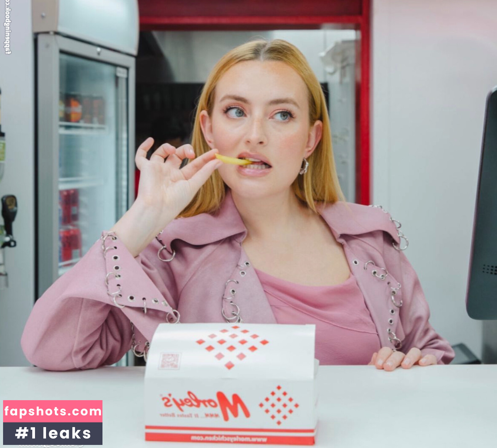 Amelia Dimoldenberg gallery photo #135