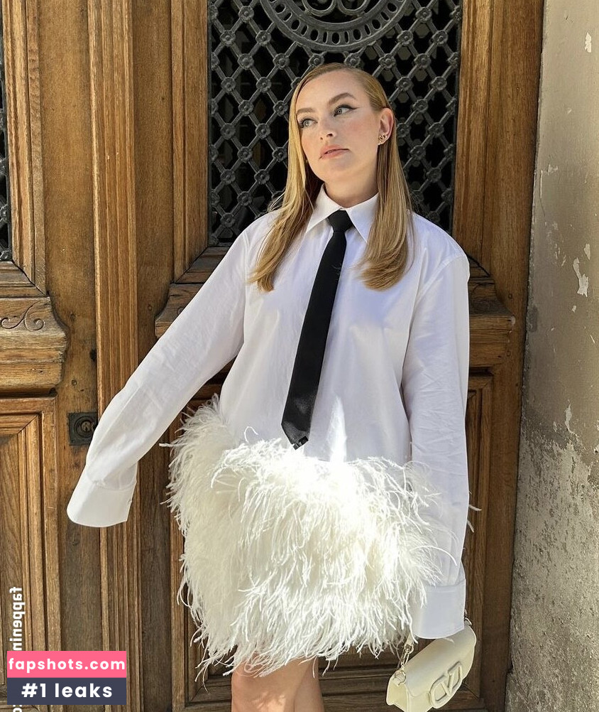 Amelia Dimoldenberg gallery photo #146