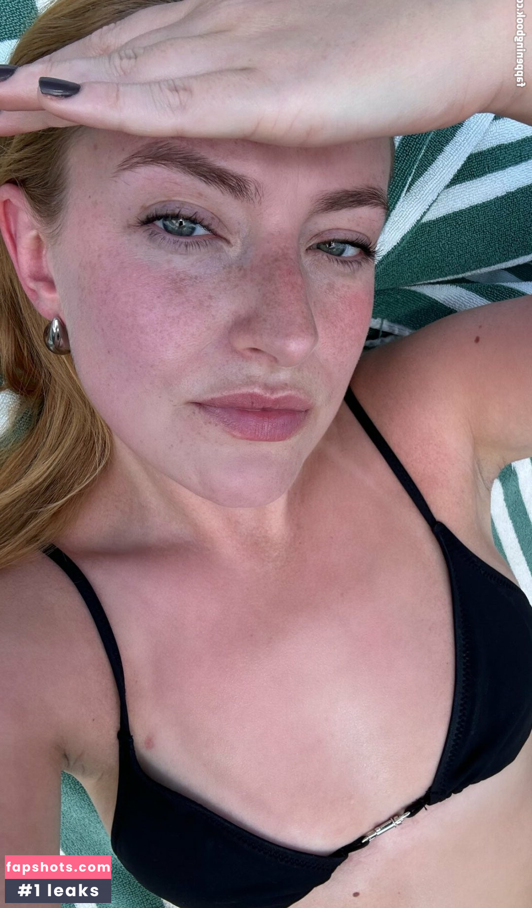 Amelia Dimoldenberg gallery photo #16