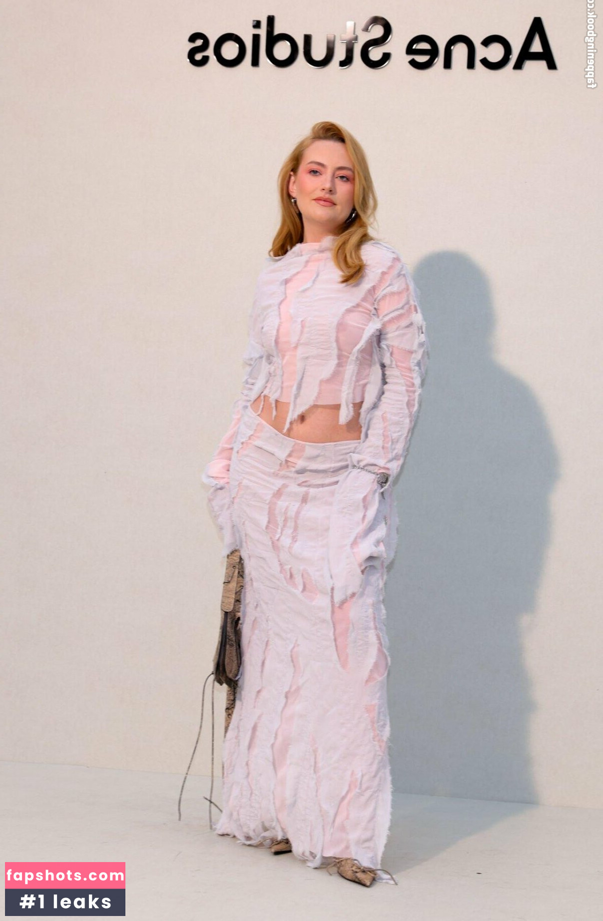 Amelia Dimoldenberg gallery photo #153