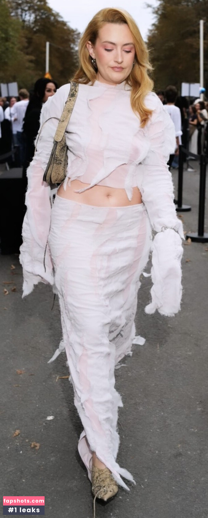 Amelia Dimoldenberg gallery photo #156