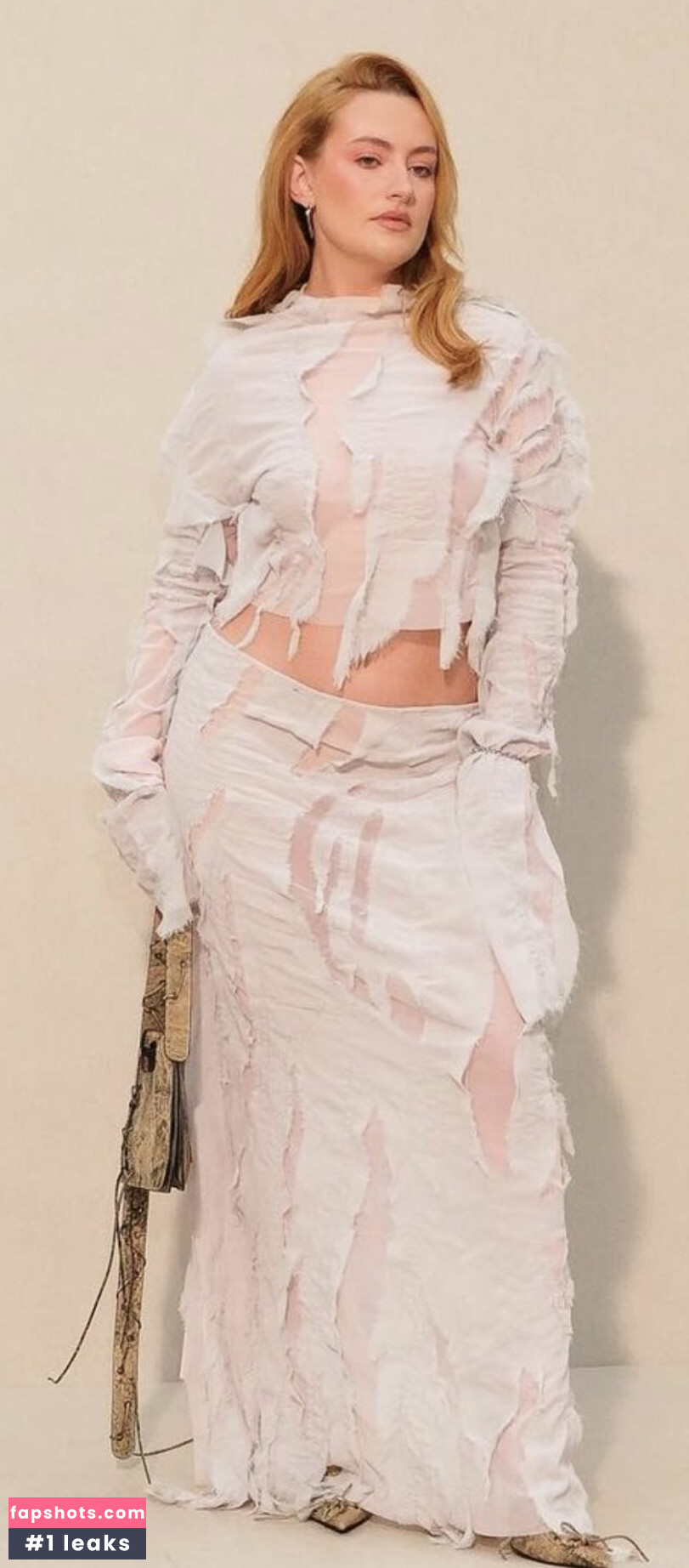 Amelia Dimoldenberg gallery photo #157