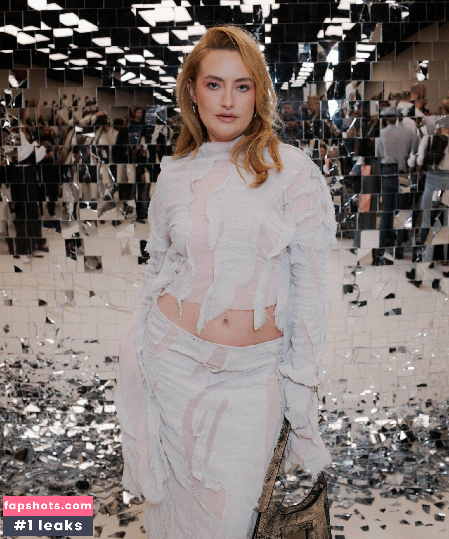 Amelia Dimoldenberg gallery photo #165