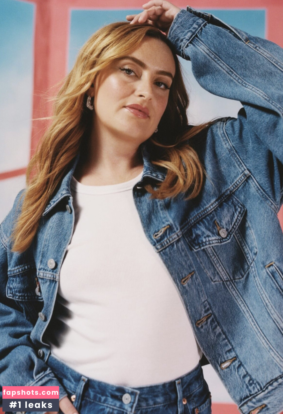 Amelia Dimoldenberg gallery photo #180