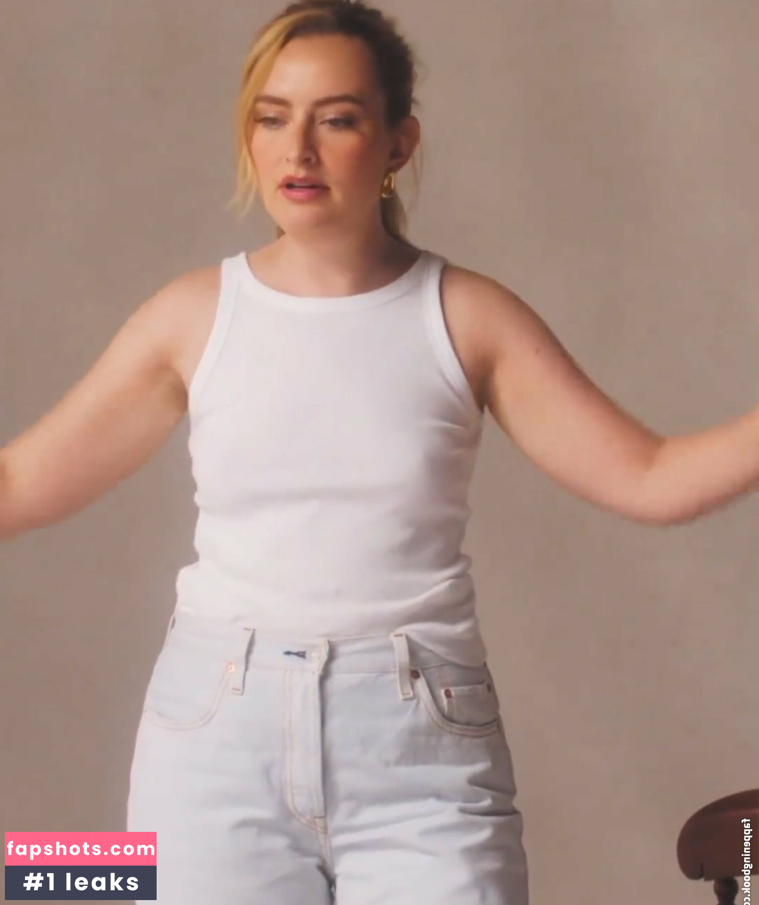 Amelia Dimoldenberg gallery photo #182