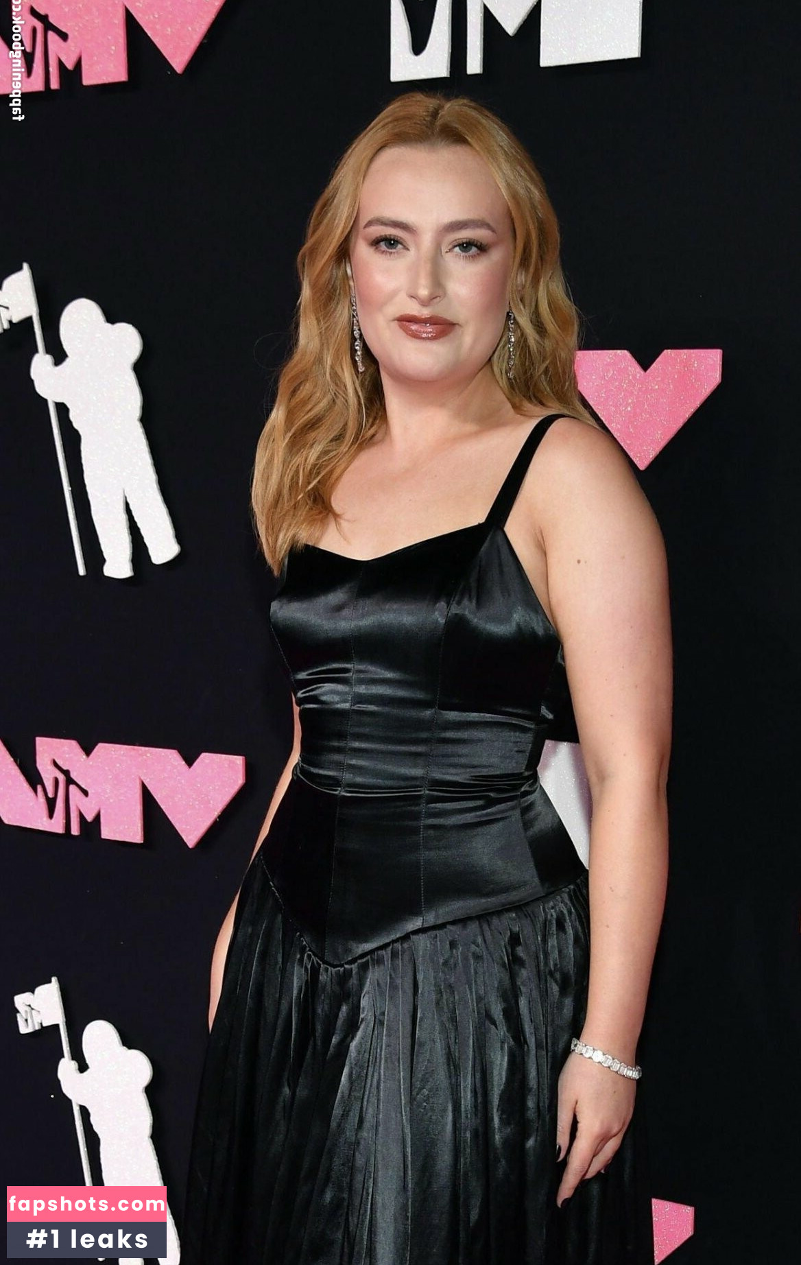 Amelia Dimoldenberg gallery photo #193