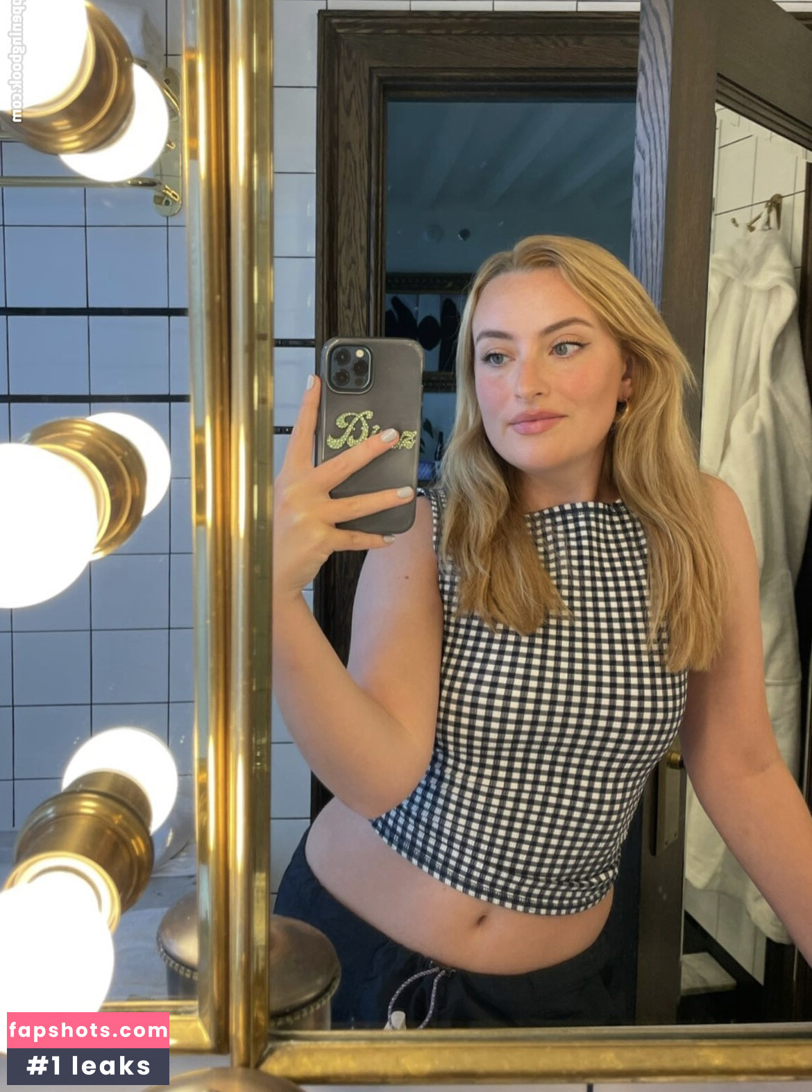 Amelia Dimoldenberg gallery photo #198