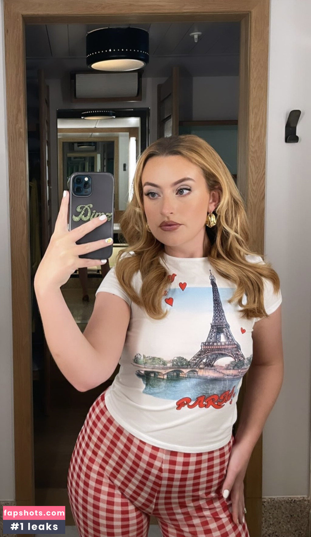 Amelia Dimoldenberg gallery photo #210