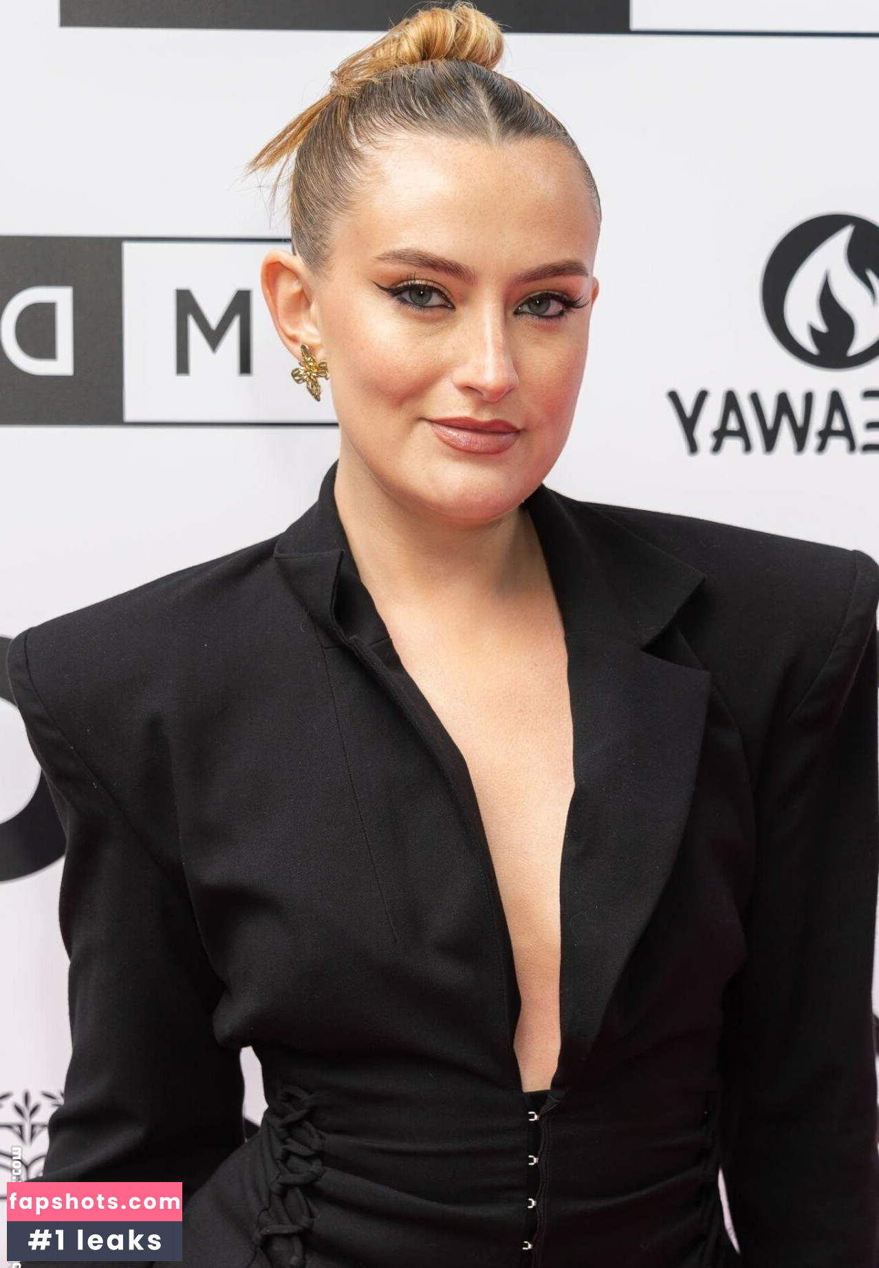 Amelia Dimoldenberg gallery photo #216