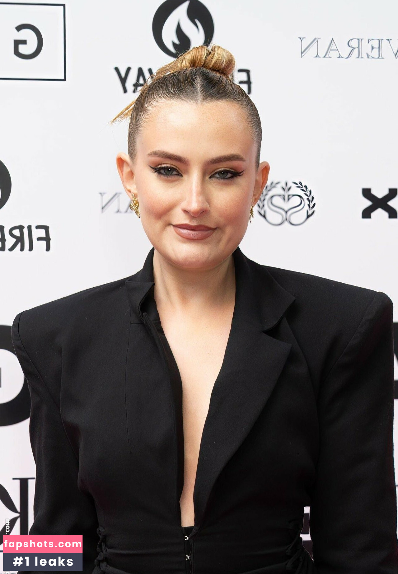 Amelia Dimoldenberg gallery photo #223