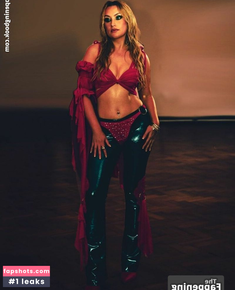 Amelia Dimoldenberg gallery photo #43