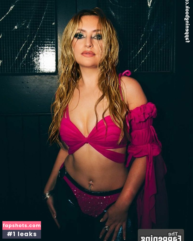 Amelia Dimoldenberg gallery photo #46