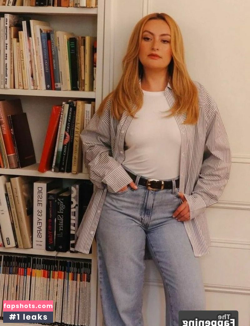 Amelia Dimoldenberg gallery photo #52