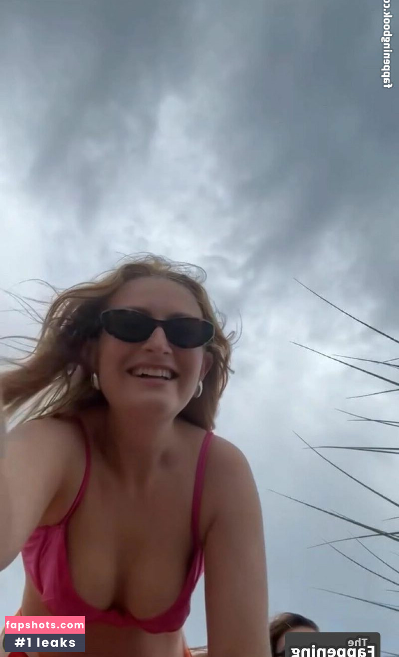 Amelia Dimoldenberg gallery photo #64