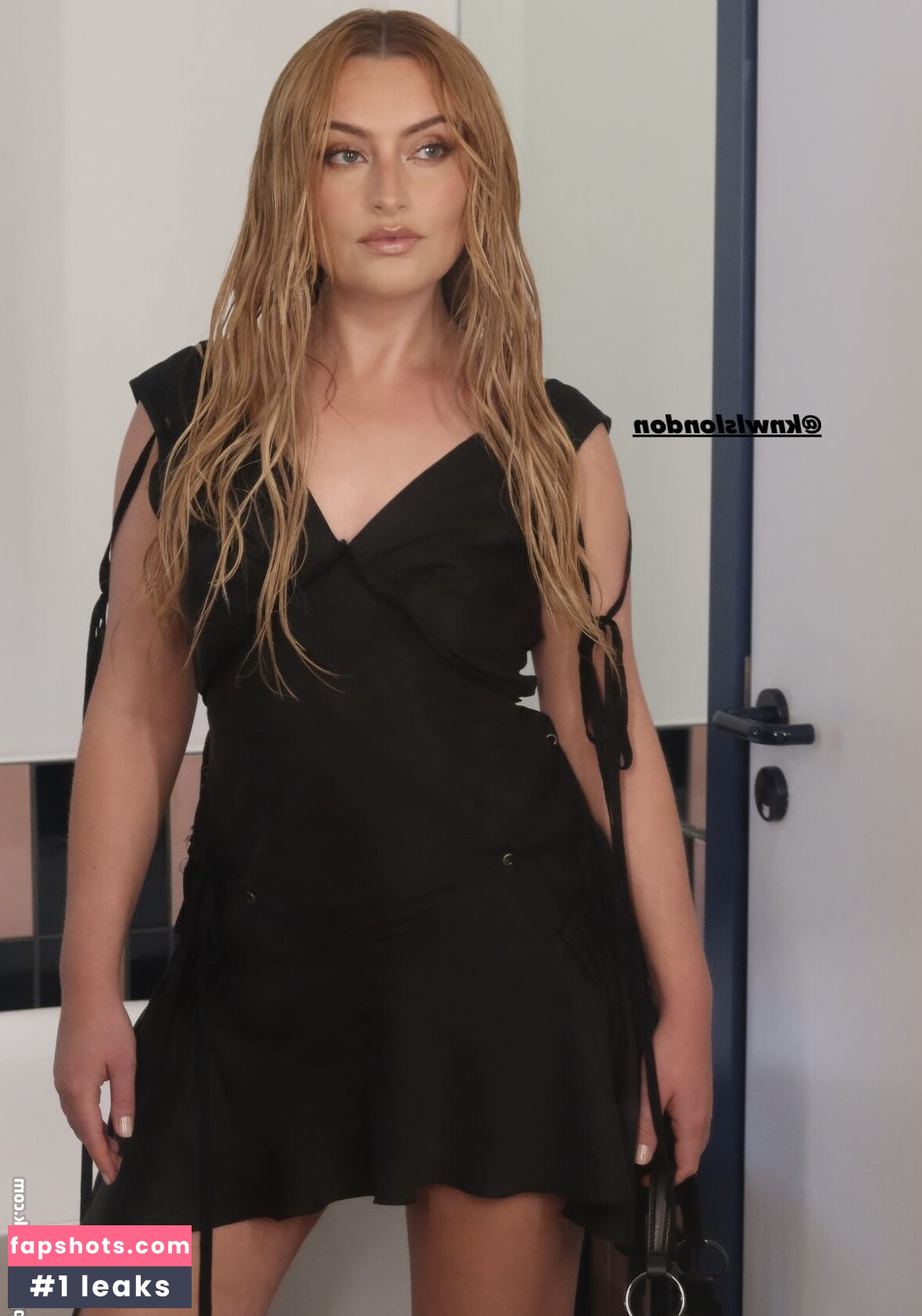 Amelia Dimoldenberg gallery photo #76